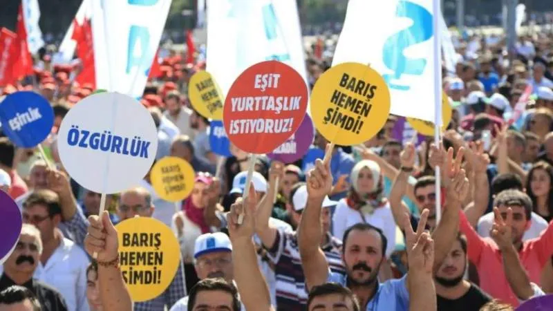 Bu defa Kürtler, yasal adımlar atılmadan sürece ikna olmayacak