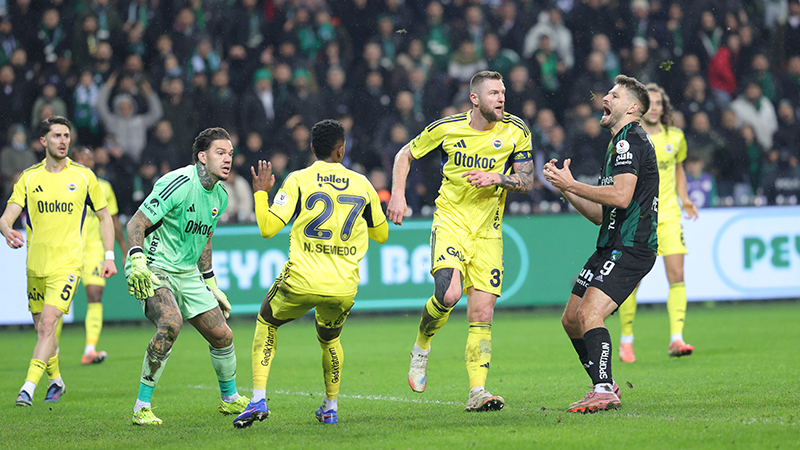 Spor yazarları Kocaelispor-Fenerbahçe maçını değerlendirdi: Son dönemdeki futbol kazansalar da kimseyi tatmin etmiyor