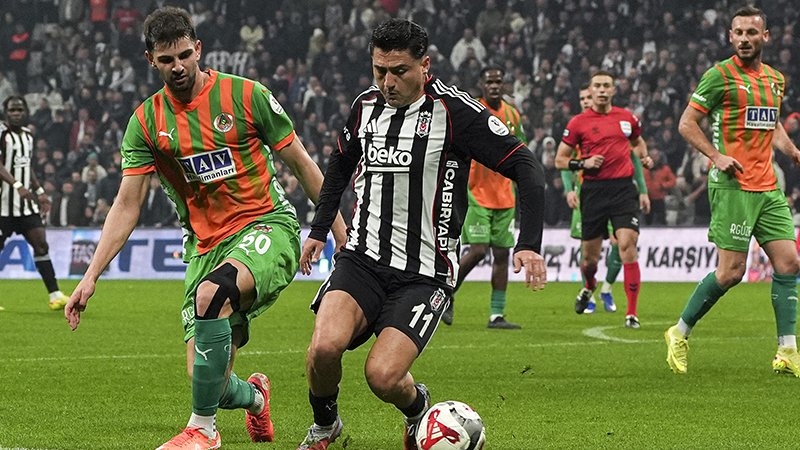 Spor yazarları Beşiktaş-Alanyaspor maçını değerlendirdi: Yeni transferlerle birlikte sahada daha fazla ışık gördüm