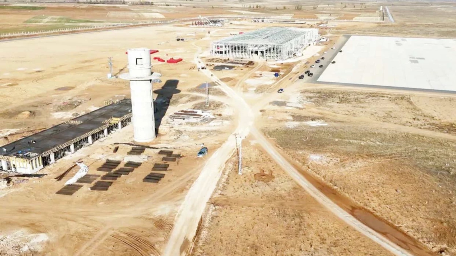 Temeli 2018'de atılan havalimanı 8 yıldır bitmedi: Devletin kasasından çıkan miktar 5 milyar 202 milyon 82 bin TL 