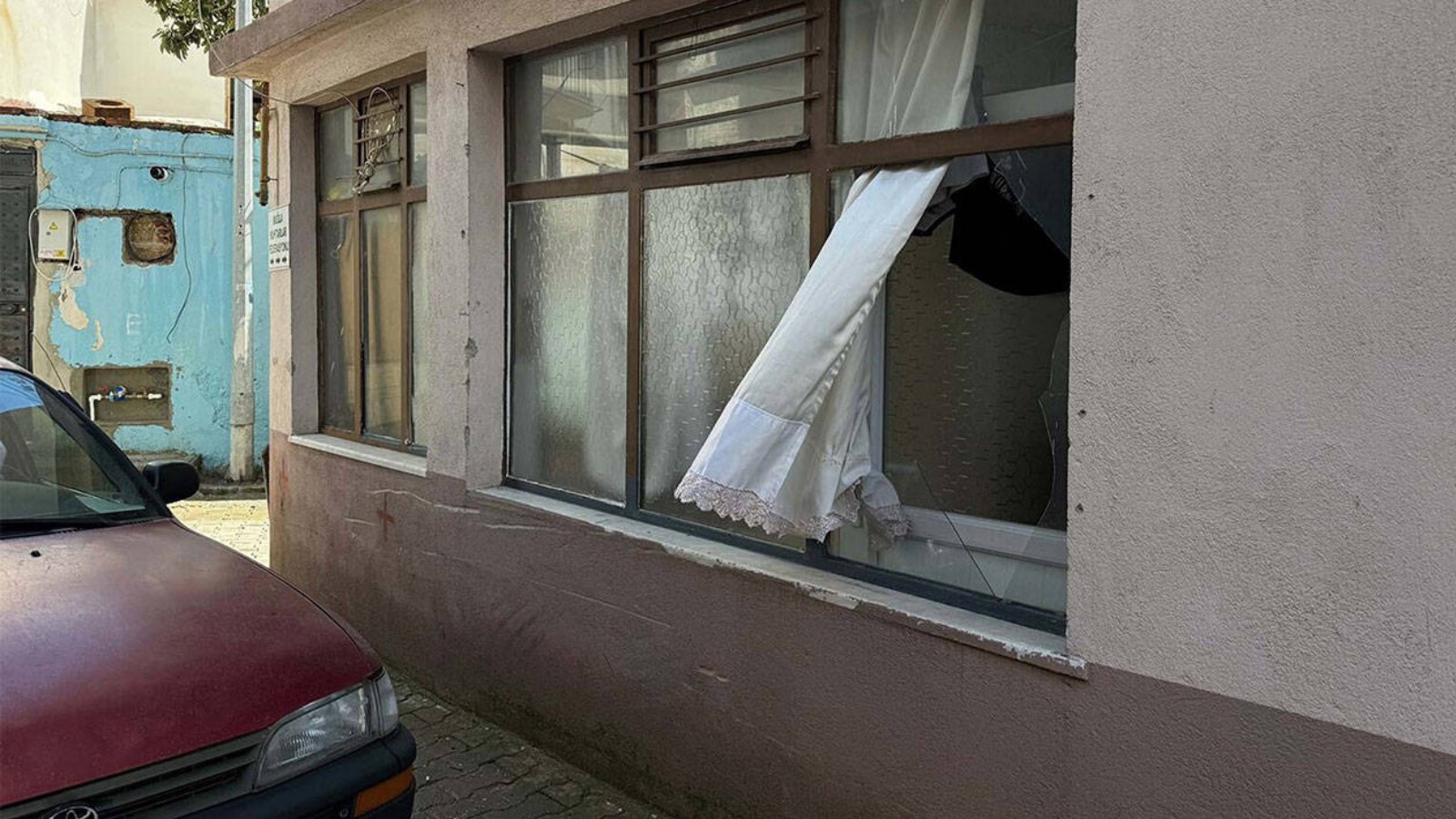 Evde soludukları çakmak gazı patladı: 7 yaralı