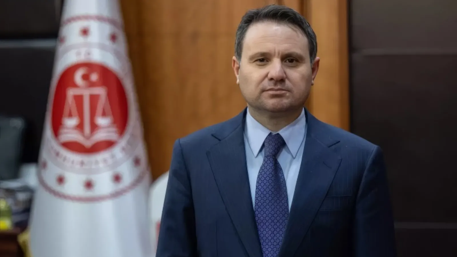 Özgür Özel: Akın Gürlek siyasidir, AK Partilidir; İmamoğlu ve arkadaşlarımıza iftira atan, zulmeden kişidir!