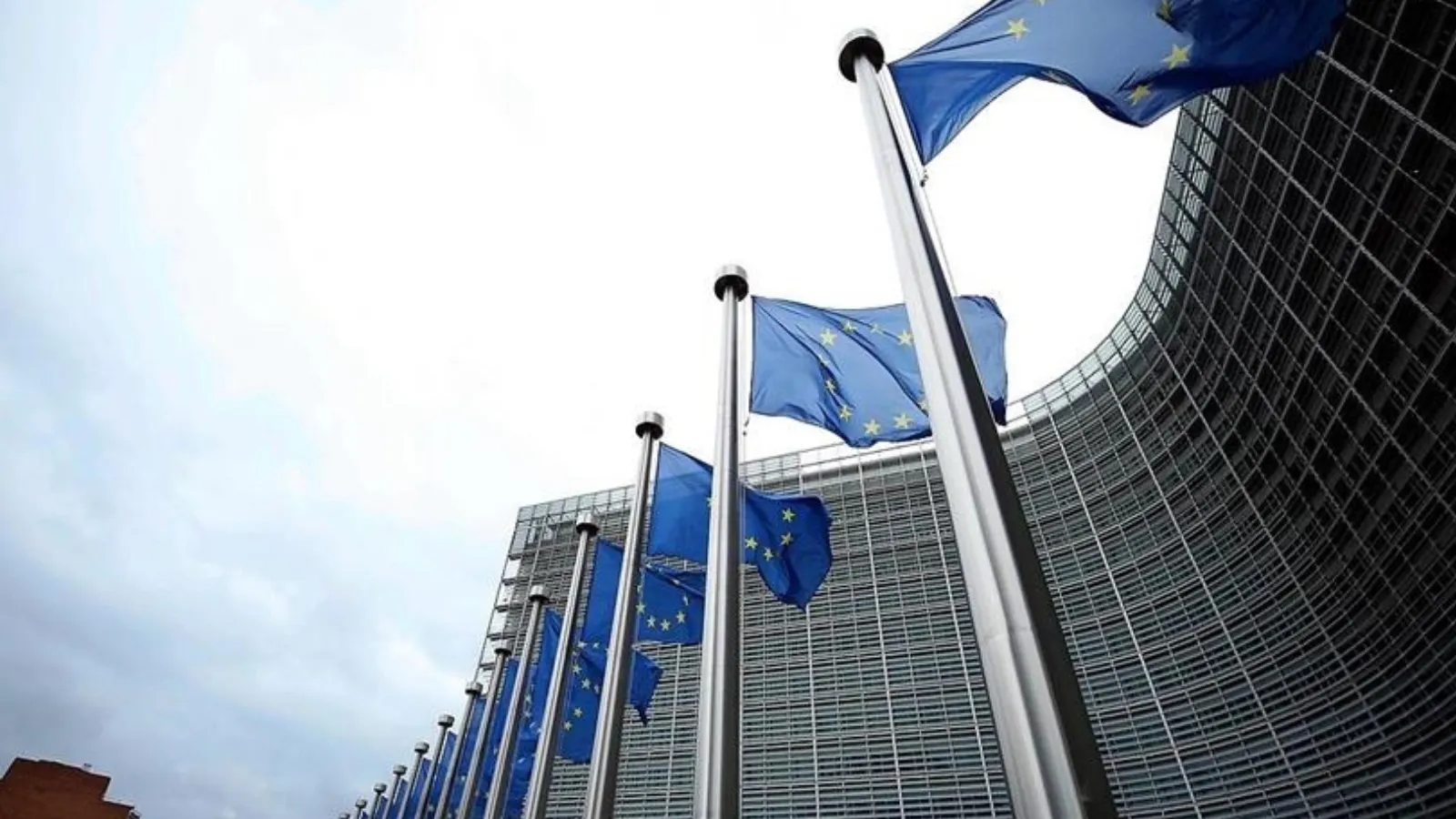 Avrupa Birliği’nde 6 bin euro maaşlı kalıcı memurluk için yarış: 50 bin aday, 750 kişilik kadro