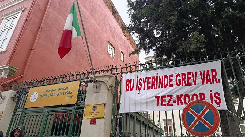 Sendikadan İtalyan Lisesi'nde grev yapan Türk öğretmenlere destek: Bu birikmiş bir haysiyet davasının patlamasıdır!