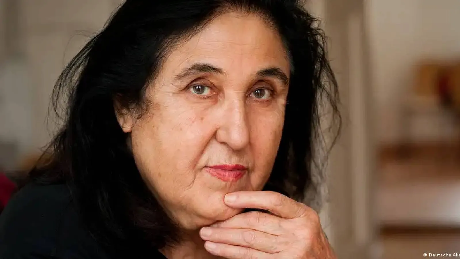 Emine Sevgi Özdamar'a Almanya'da Brecht Ödülü verildi
