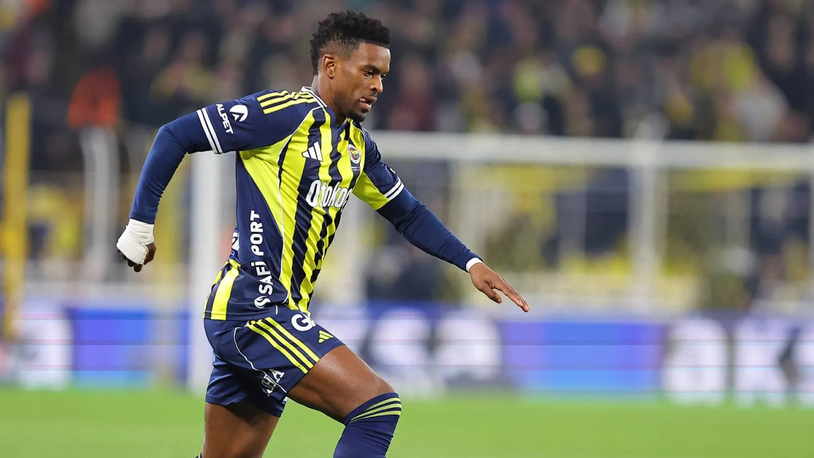 Aziz Yıldırım ve Hakan Safi, Semedo'nun biletini kesti
