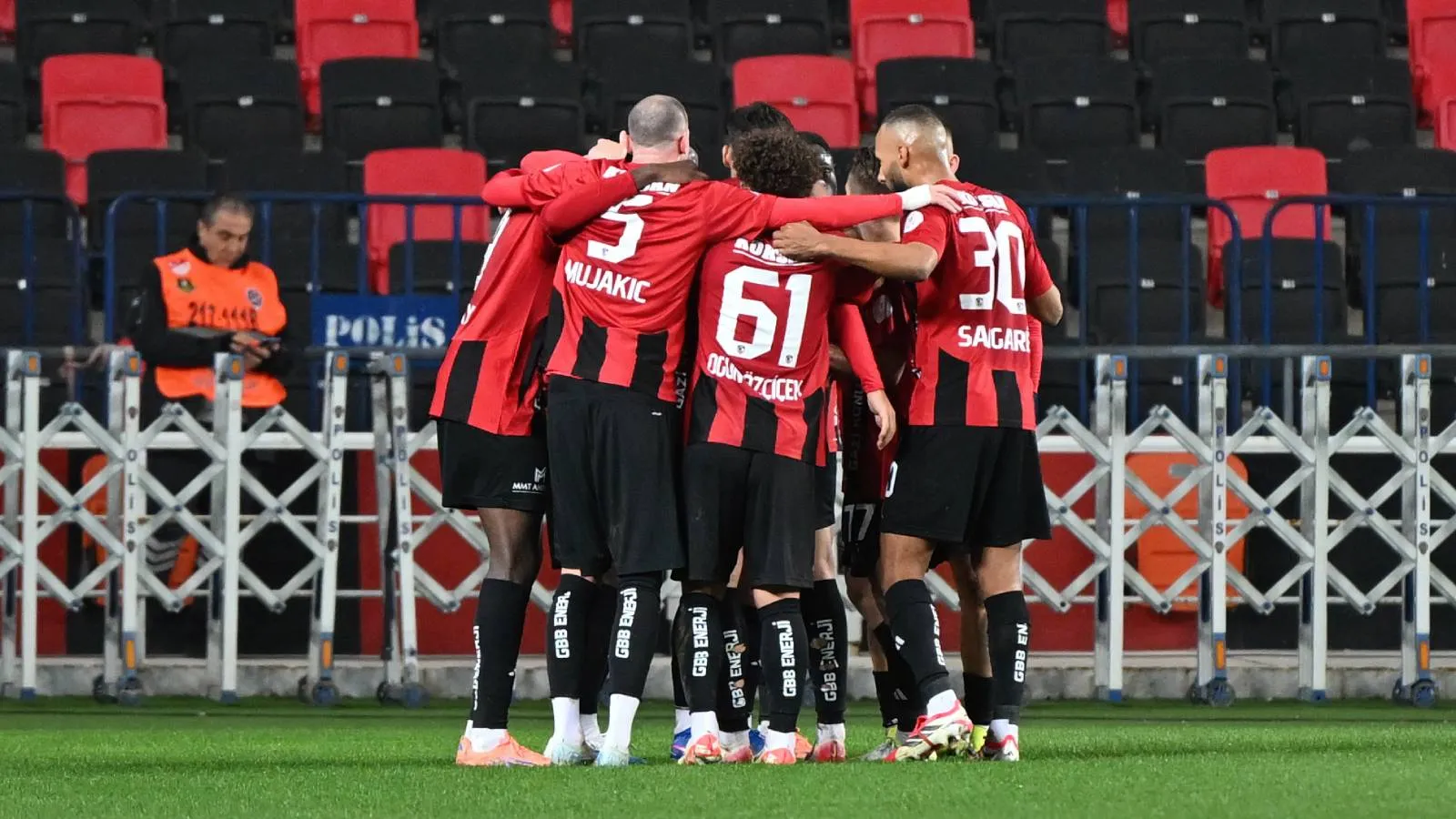 Gaziantep FK, geriden gelerek 3 puana uzandı