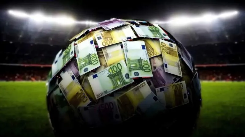 Avrupa futbolunda finansal güç savaşı büyürken kupalar parlıyor, uçurum derinleşiyor!