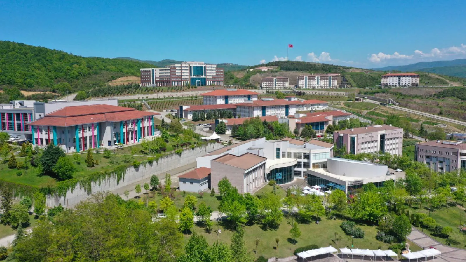 ddia D zce niversitesi nde Dekan ekirdek Ailesini Kadroya Ald ddia D zce niversitesi nde Dekan ekirdek Ailesini Kadroya Ald