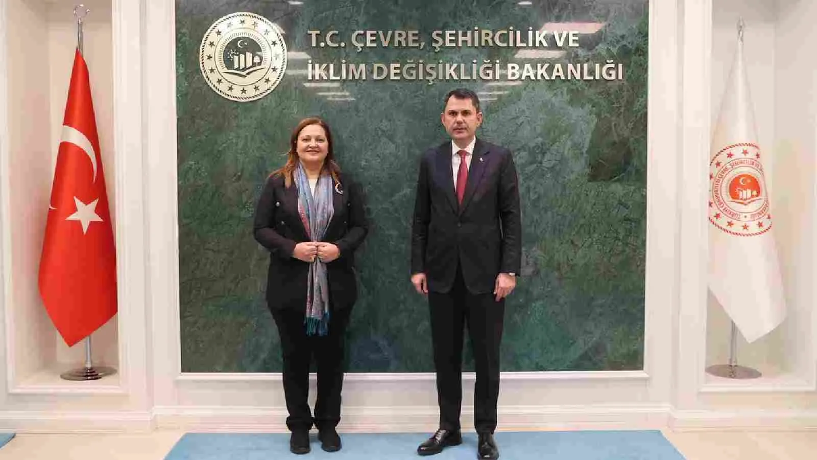 CHP'li Afyon Belediye Başkanı Burcu Köksal, Murat Kurum'u ziyaret etti