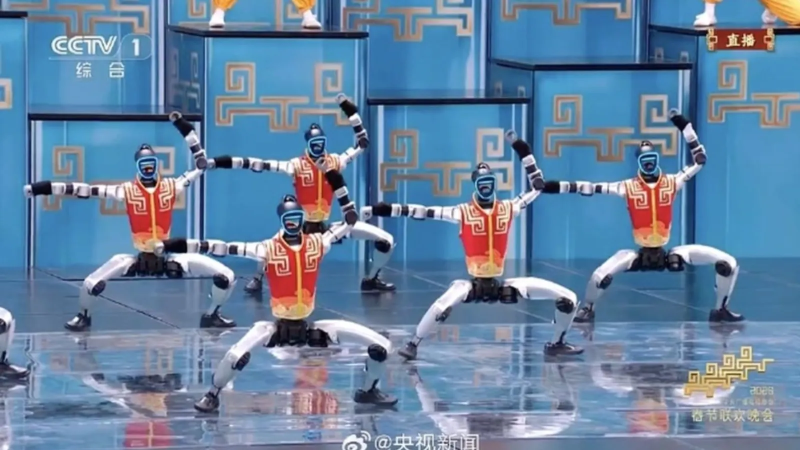 Çin devlet televizyonunda dans eden insansı robotlar bir yılda gelişti; uzmanlar değerlendirdi: Endişelenmeli miyiz?