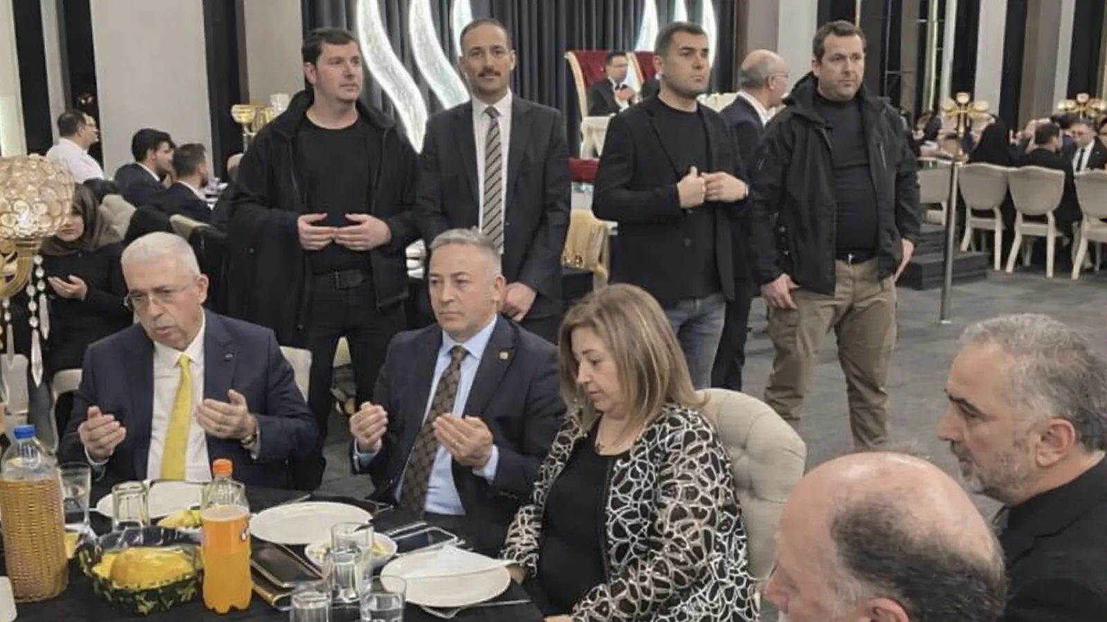 Hakkında "kara para aklama" soruşturması yürütülen Ahmet Ahlatcı, Bakan Çiftçi ile aynı düğünde