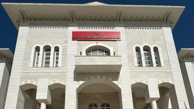 Muğla'da "rüşvet" soruşturmasından gözaltına alınan kaymakam koruması ve şoförü hakkında gelişme!