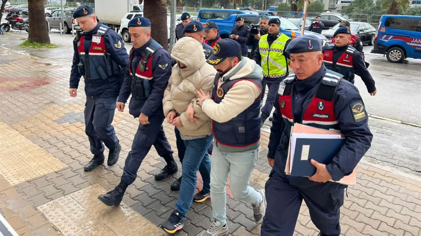İzmir'de sele kapılan otomobildeki 2 kişi hayatını kaybetmişti: Sürücü tutuklandı