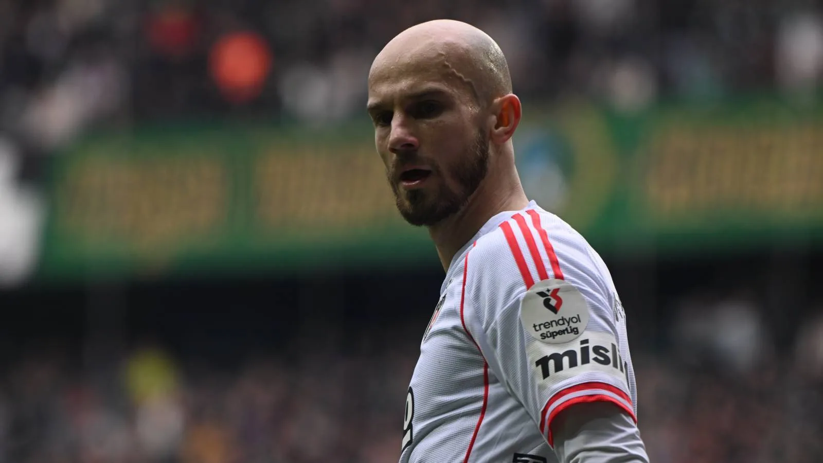 RT @T24spor: Beşiktaş'ta Vaclav Cerny krizi: Sergen Yalçın varsa ben yokum