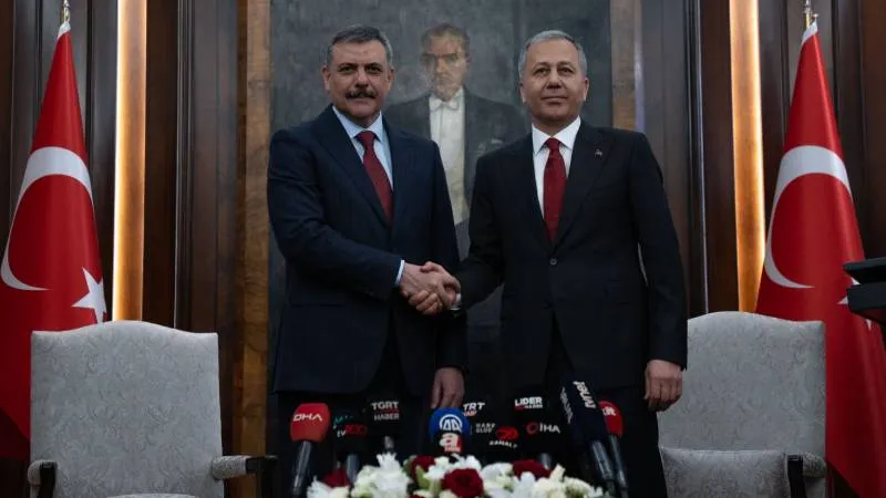 İçişleri Bakanlığı'nda devir teslim | Görevini Mustafa Çiftçi’ye devreden Ali Yerlikaya: Ben özgürlüğe gidiyorum