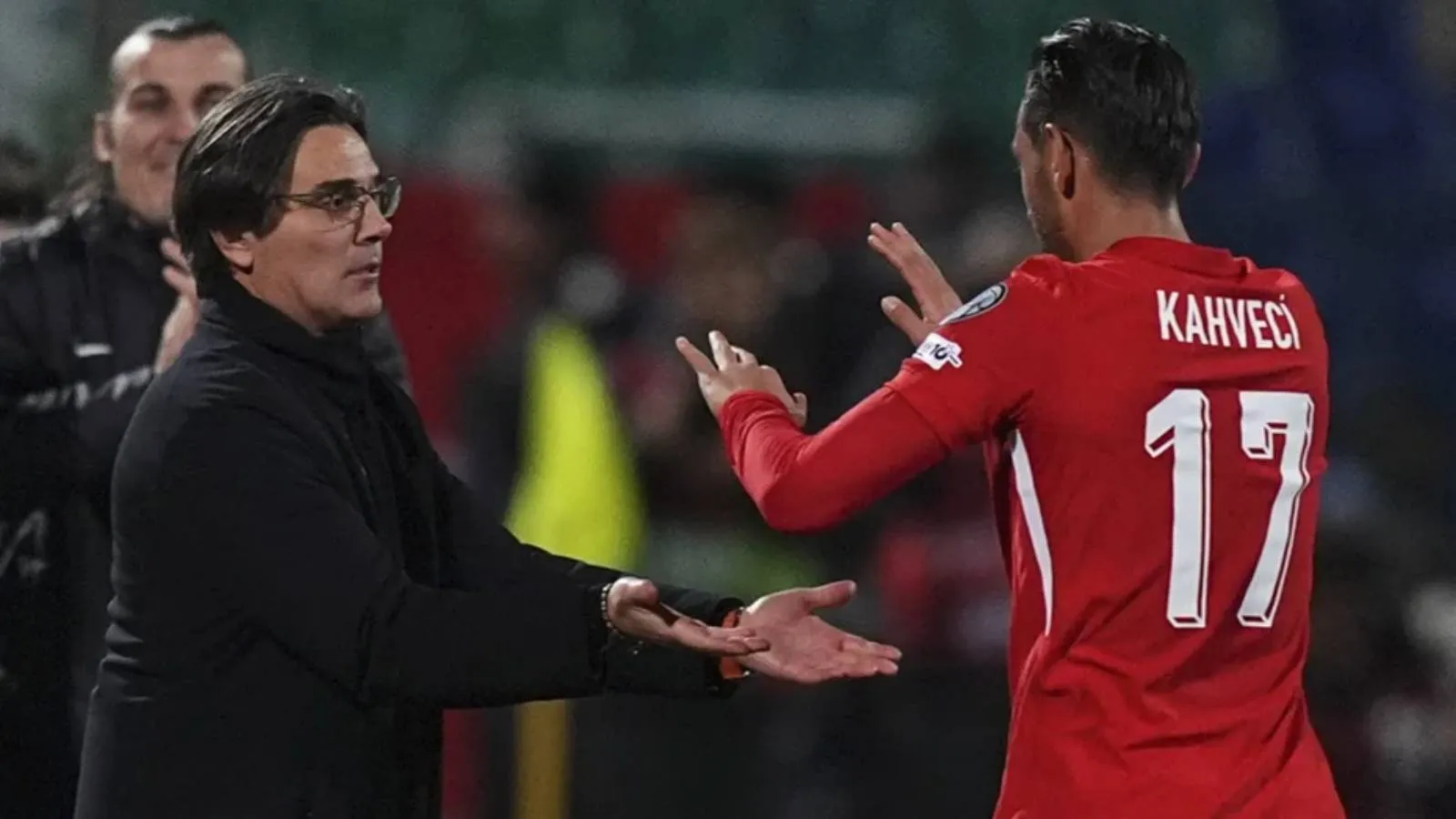 Montella'dan İrfan Can Kahveci açıklaması: Oynamadığı dönemde de milli takıma çağırarak herkese bir mesaj verdim