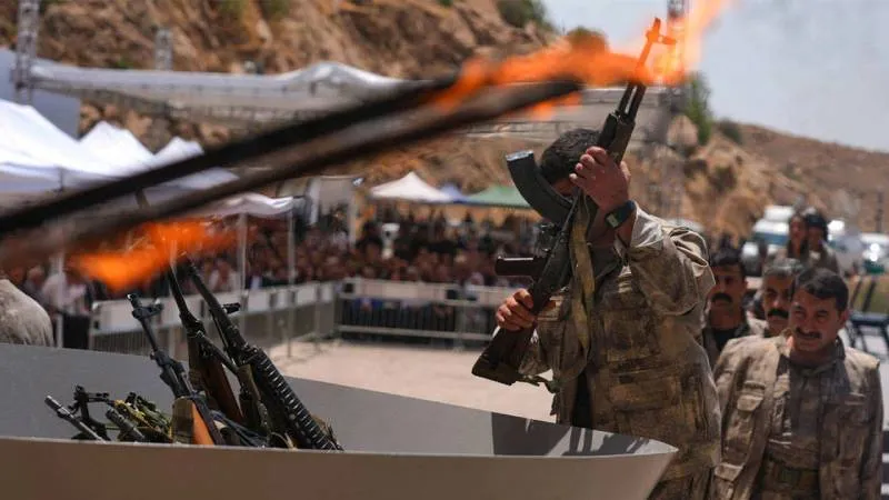 AKP'den çözüm sürecinde yeni hamle: Hukukçulardan oluşan bir komisyon kurularak yasal düzenlemeler yapılacak