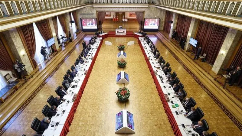 CHP kurmaylarından iktidara belediye operasyonları eleştirisi: Sürecin ortak raporundaki demokratikleşme adımlarıyla çelişiyor