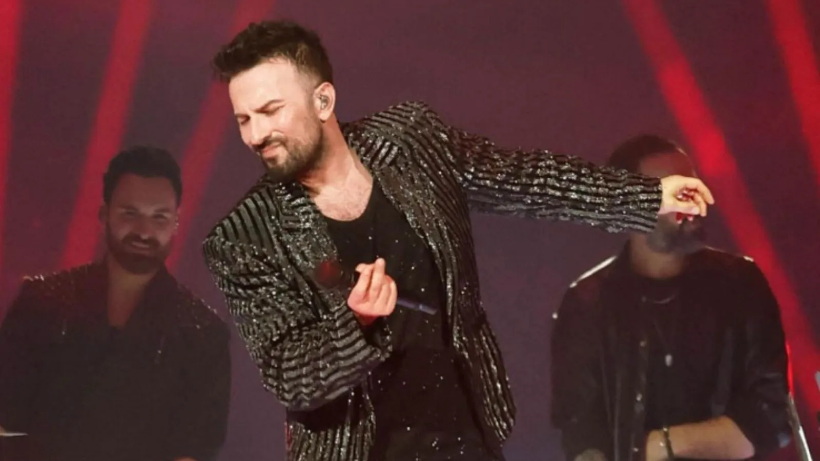 Tarkan’dan millî takıma marş sinyali