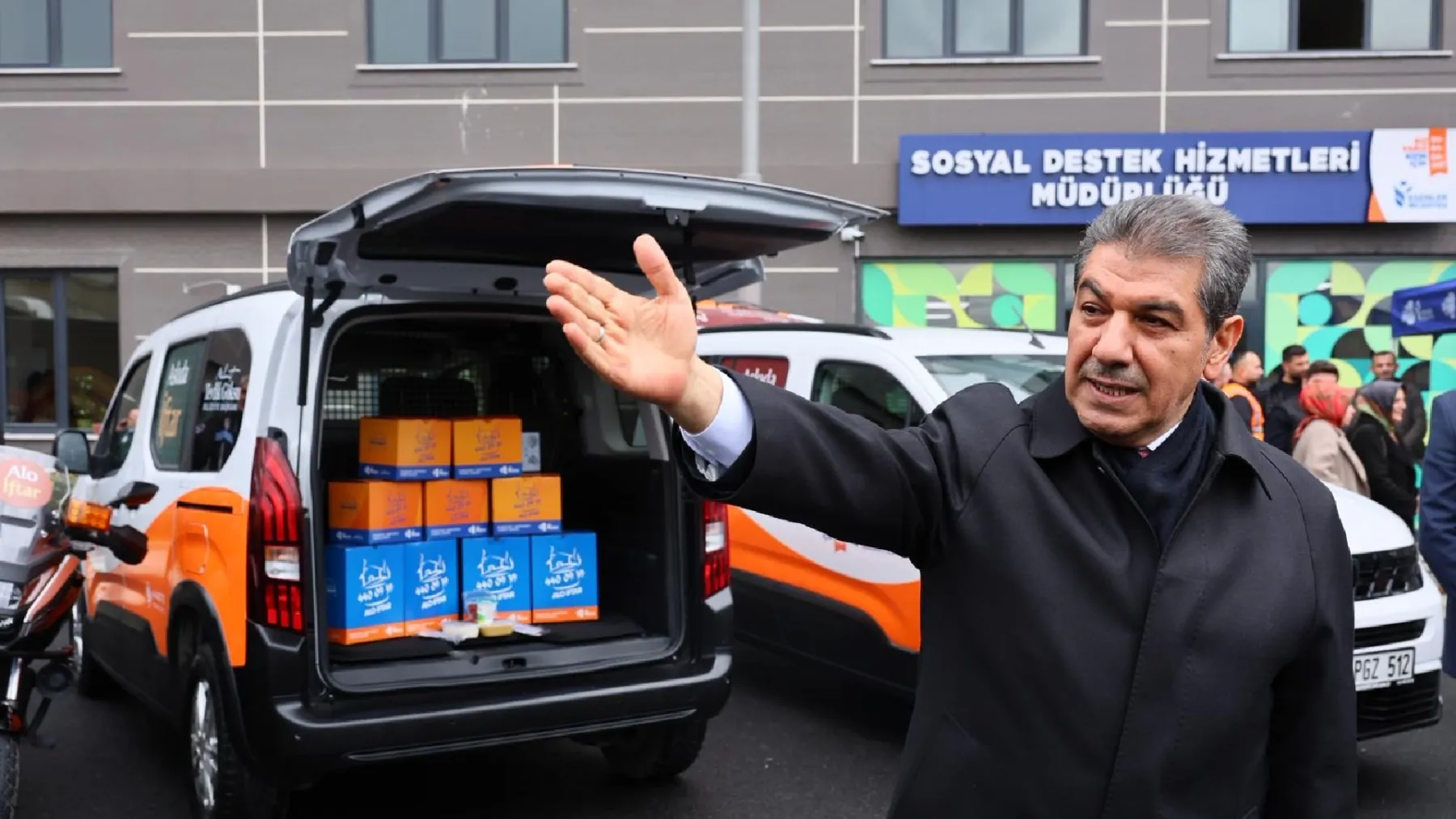 Esenler Belediyesi “Alo İftar” hattı kurdu: Hazırlık yapamayana dört kişilik yemeği götüreceğiz