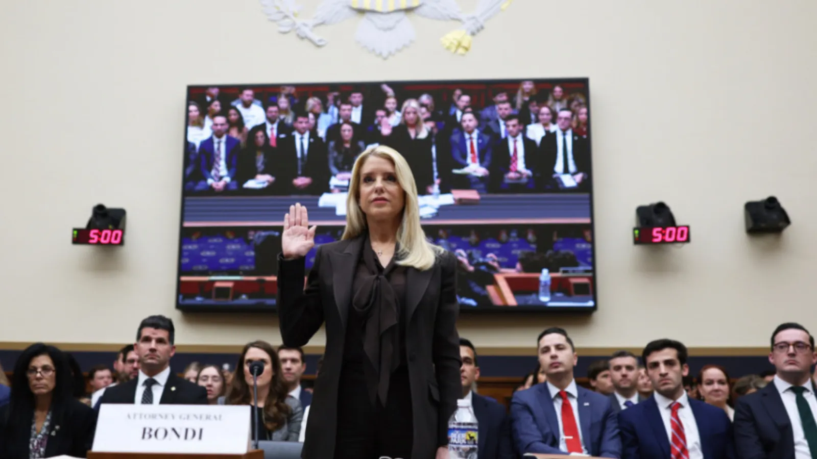 Trump, Adalet Bakanı Pam Bondi'nin görevinden ayrılacağını açıkladı: Özel sektöre geçiyor