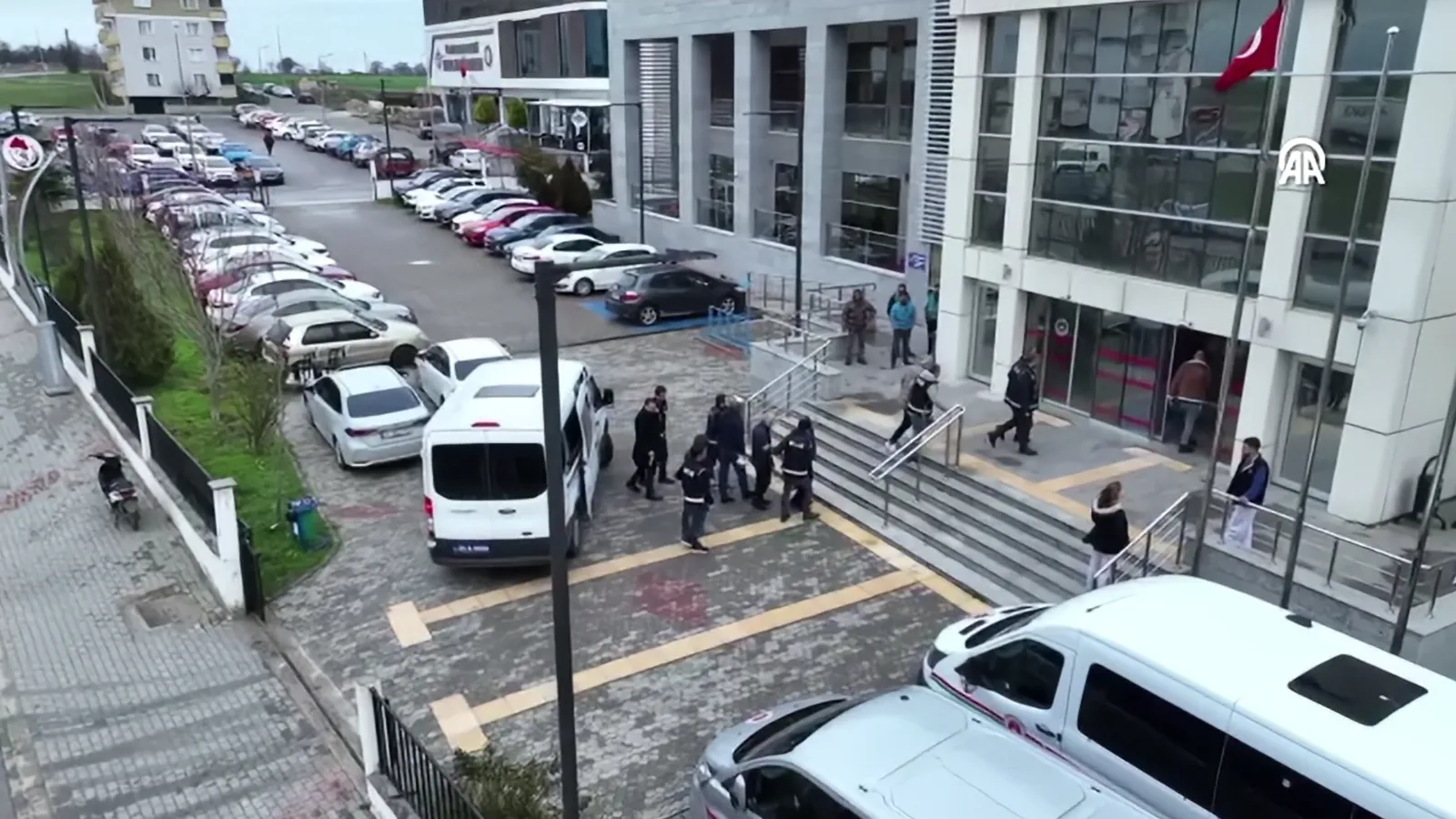 Tapu müdürlüğünde rüşvet operasyonu: 7 gözaltı!