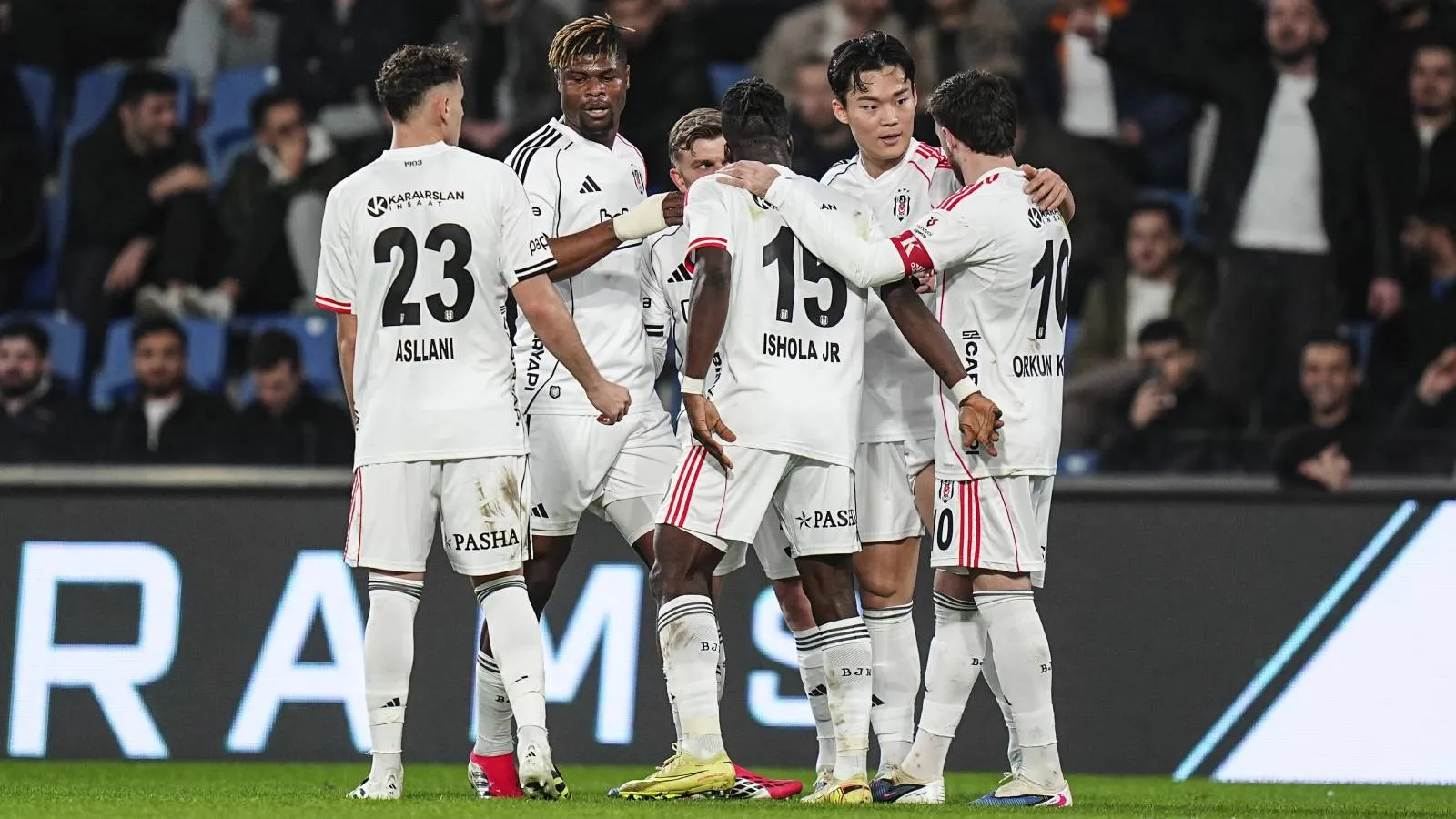 Beşiktaş, geriye düştüğü maçta 90+7'de güldü: Yeni transfer Hyeon-Gyu Oh, göz kamaştırdı