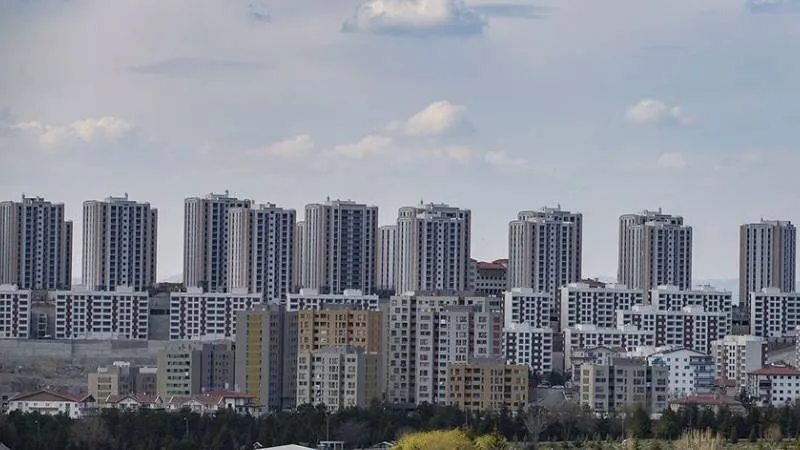 Konut fiyatları ocak ayında yükseldi, reel bazda geriledi