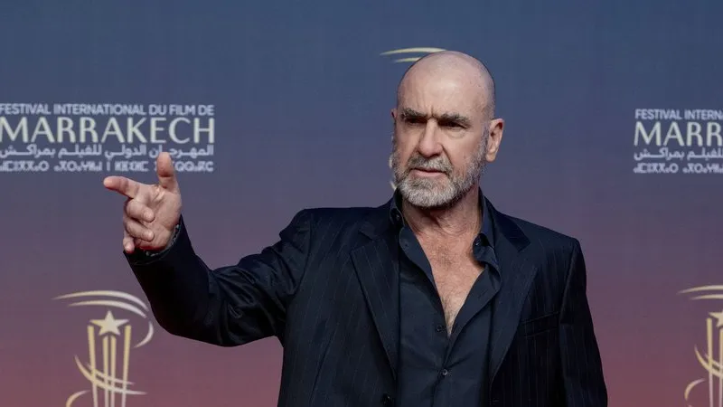Eric Cantona'dan Trump çıkışı: Savaş kararı veren başkan, cepheye giden ilk kişi olmalı