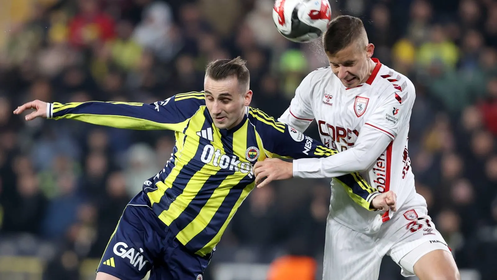 Fenerbahçe son anda yarışta kaldı