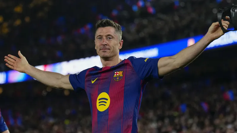 RT @T24spor: Barcelona'da Lewandowski devri kapanıyor: Daha alt seviye bir lig seçenek olabilir