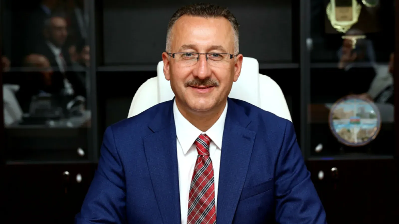 Üniversite öğrencisini tehdit ettiği iddia edilmişti: AKP Adapazarı Belediye Başkanı istifa etti