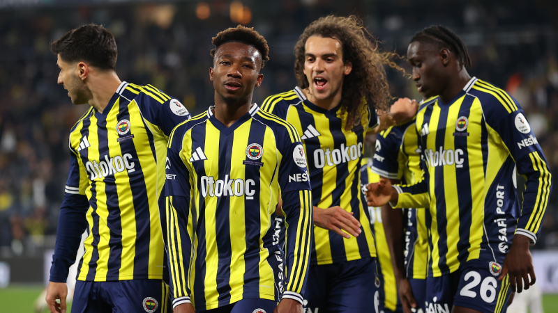 Spor yazarları, Fenerbahçe’nin Gaziantep FK galibiyetini yorumladı: “Saldım çayıra mevlam kayıra şeklinde oynuyorlar”