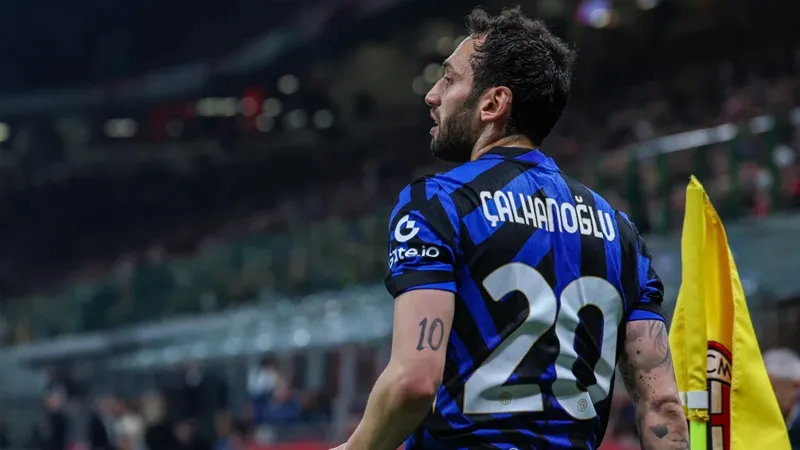 Inter'den Hakan Çalhanoğlu için sakatlık açıklaması
