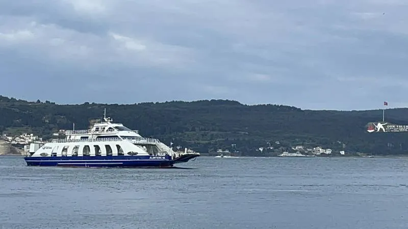 Bozcaada ve Gökçeada feribot seferlerine fırtına engeli