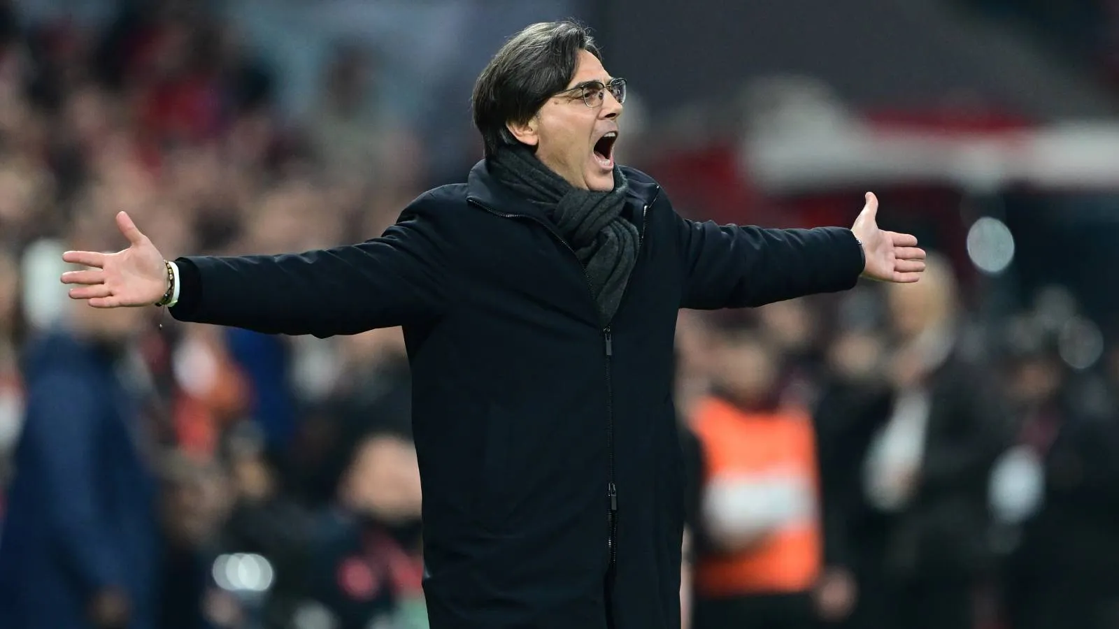 Montella, Rumen gazetecinin "istifa" sorusuna tepki gösterdi: Bir haber yazarken hata yaptığında istifa ediyor musun?
