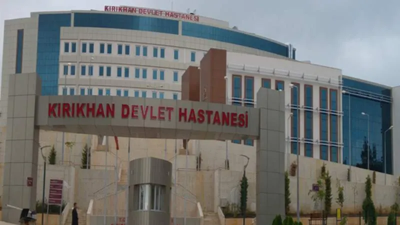 Kırıkhan skandalı: Boğularak ölen hastalara “kafa travması” raporu, bakan ve bürokratlar için “depremzede” bahanesi