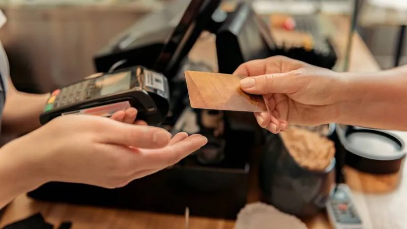 Yemek kartı/çeki/kuponu gibi araçlarla sağlanan yemek yardımları sigorta prim kesintisine tabi tutulacak!