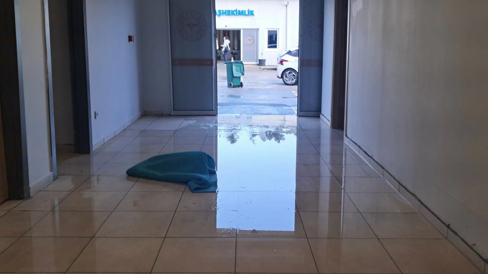 Yağışların ardından su basmış, kapatılmıştı: Hatay'daki Defne Devlet Hastanesi tekrar faaliyete geçti