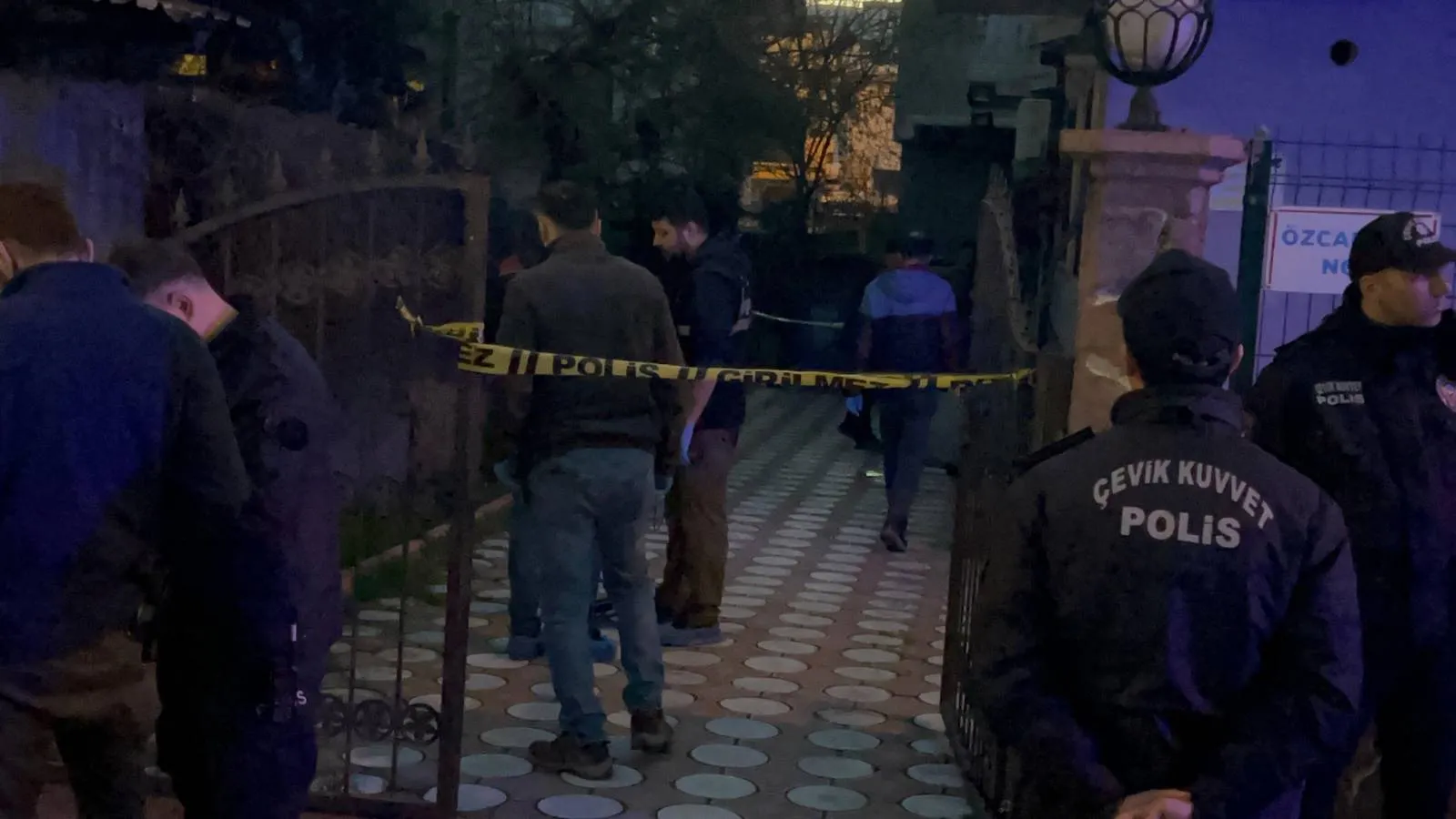 17 yaşındaki çocuktan silahlı saldırı: Anne ve oğul hayatını kaybetti