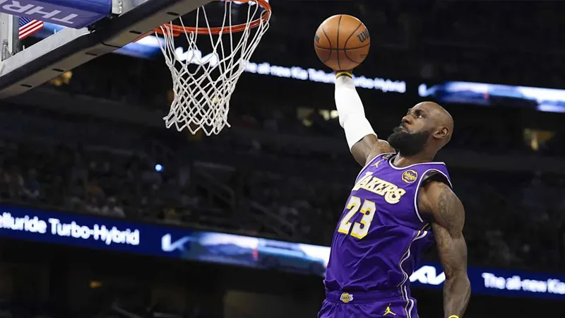 LA Lakers kazandı; LeBron James bir rekora daha ortak oldu