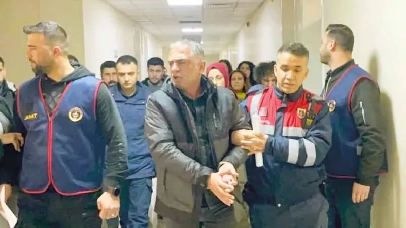 Tutuklu BİRTEK-SEN Genel Başkanı Mehmet Türkmen'den mektup: 

25 kişilik koğuşta 63 kişi kalıyoruz, soğuk ve hijyen koşulları kötü!