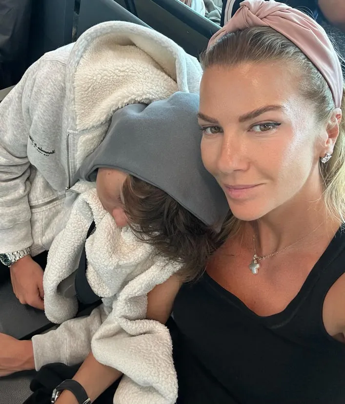 <p>Ivana Sert, a&ccedil;ıklamasının devamında, oğlu Ateş ile birlikte T&uuml;rkiye&rsquo;ye d&ouml;nd&uuml;klerini belirtti.</p>