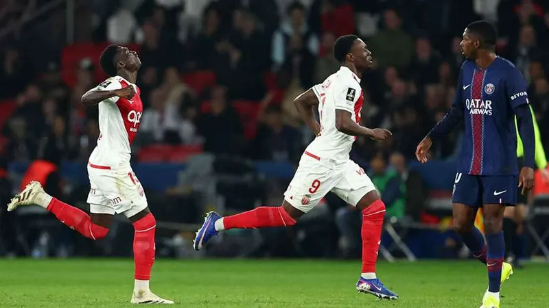 PSG'ye evinde Monaco şoku!