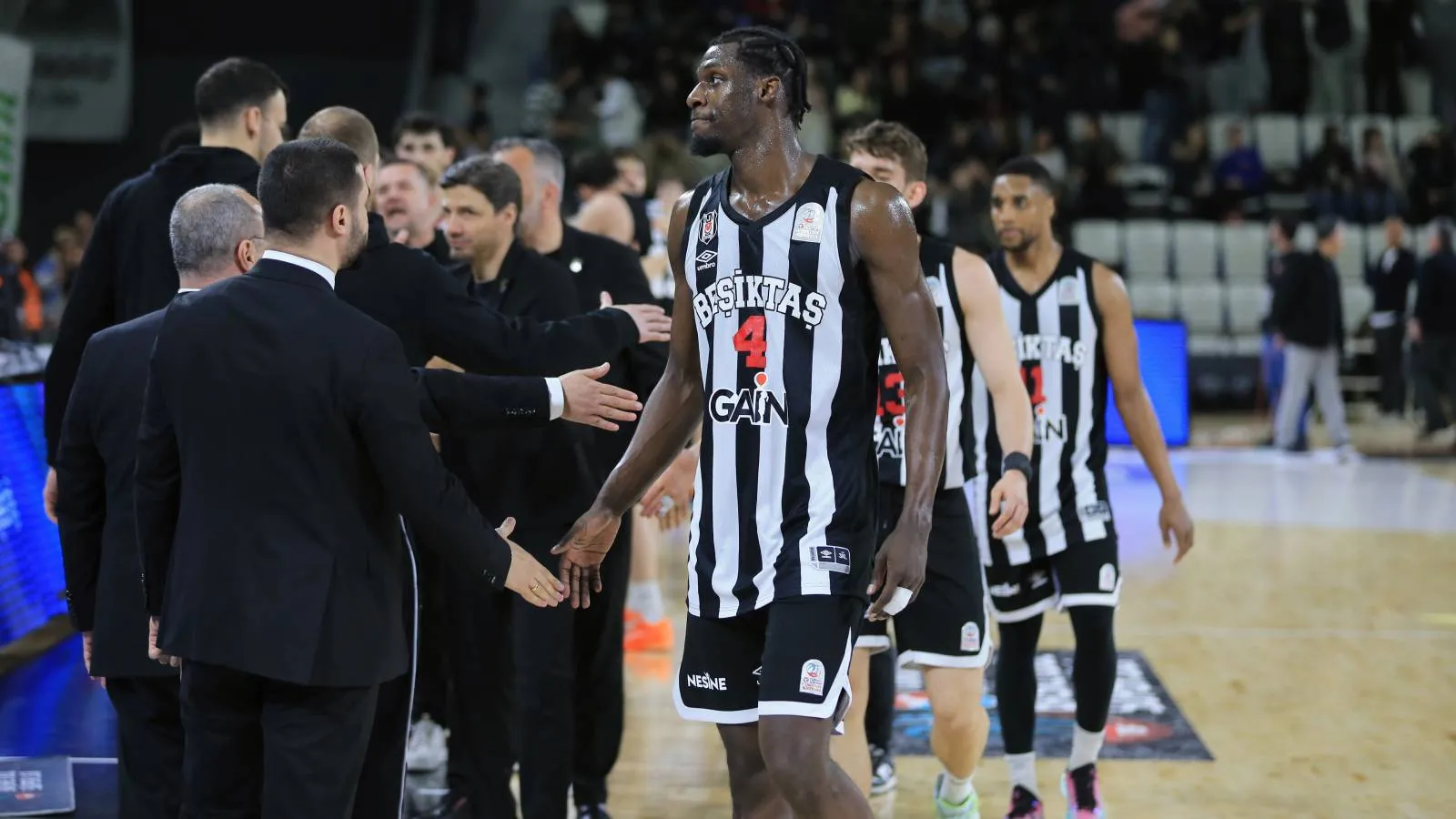 Beşiktaş GAİN, Manisa Basket'e büyük fark attı