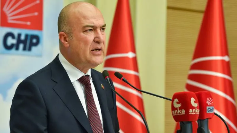 CHP'li Murat Bakan: Mevcut partilerden biriyle görüşmeler ve yeni parti süreci beraber ilerliyor; önceliğimiz partimizde mücadelemize devam etmek