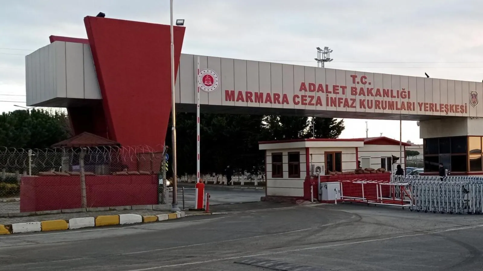 Marmara Cezaevi'nin otopark ve ulaşım ihtiyacı için acele kamulaştırma kararı!