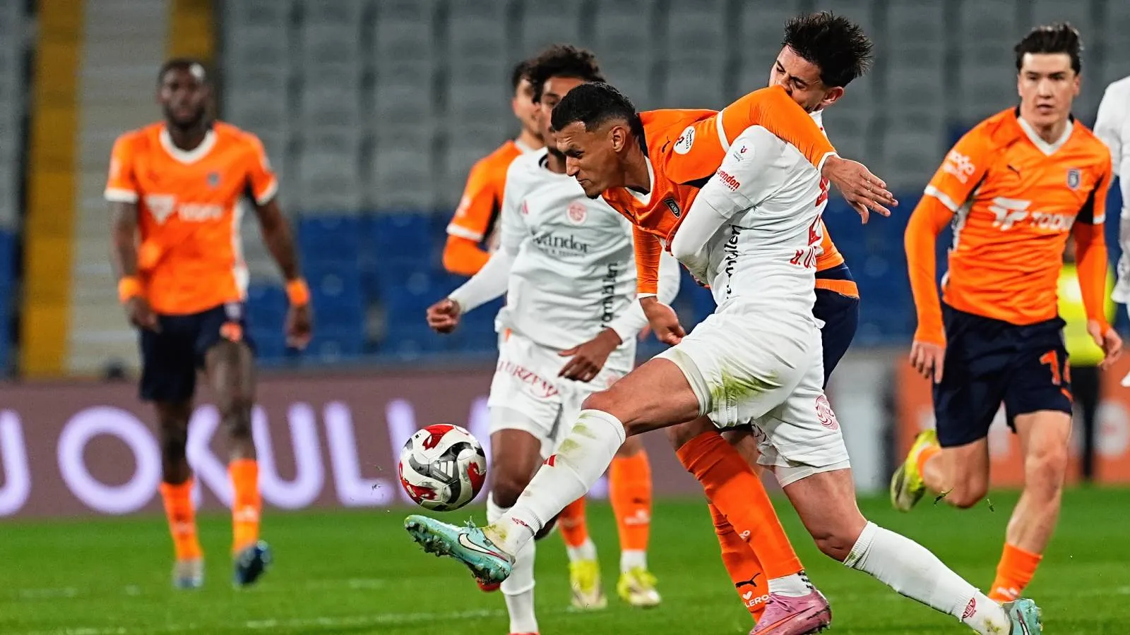 Başladığı gibi bitti: Başakşehir ile Antalyaspor puanları paylaştı