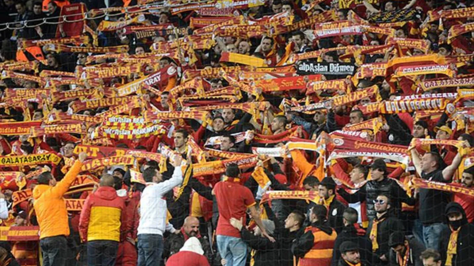Galatasaray'da 2026-2027 sezonu için kombine yenileme dönemi başladı